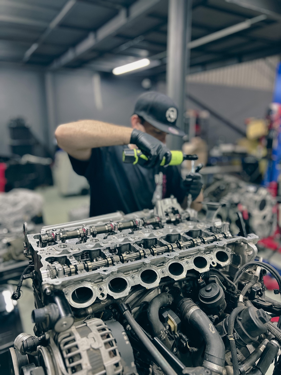 Racing Dream Motorsport workshop hero